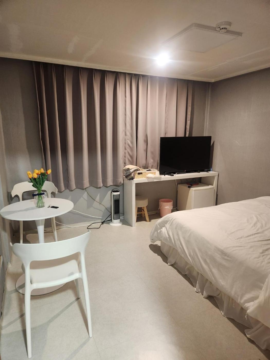 Stay Mido Pusan Pokoj fotografie